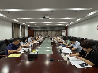 学校召开防汛防台风工作调度会